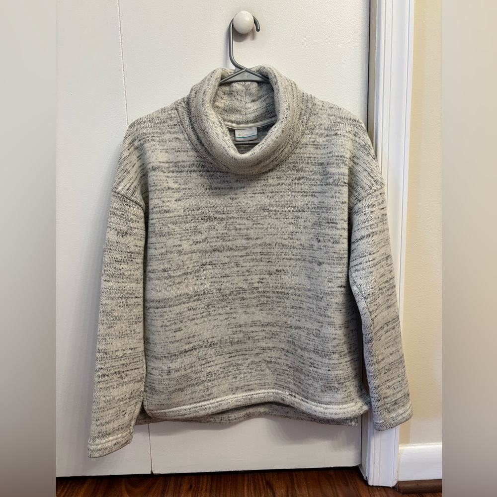 Columbia turtlene sweater fleece lined